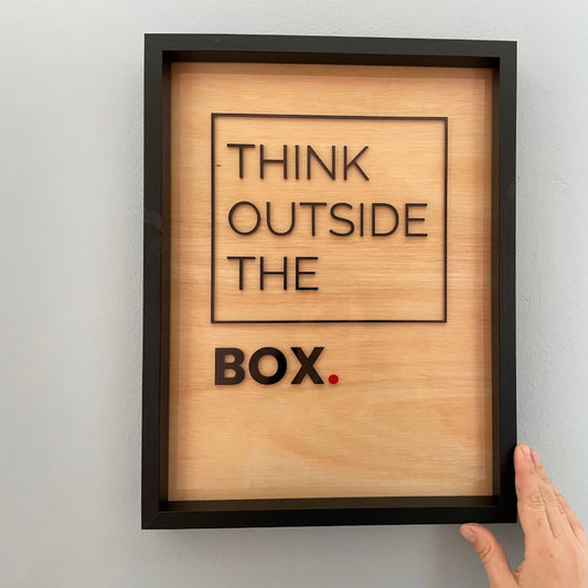 Cuadro "Think Outside The Box" - Un Toque Rebelde para Tu Espacio